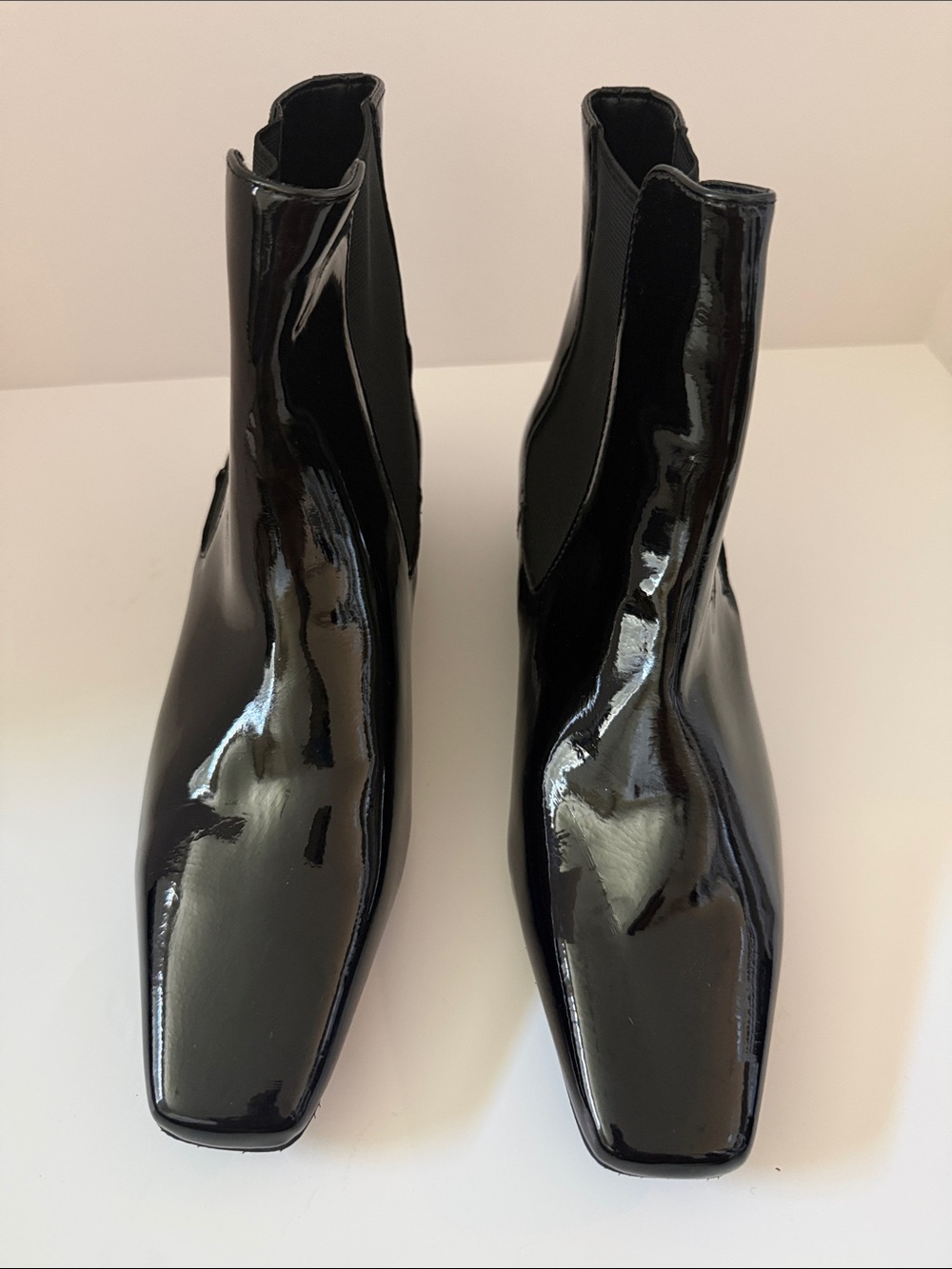 NWOT Donald Pliner Black Crinkle Patent Leather Chelsea Boots Square Toe Size 8M